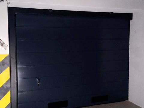 паркомісце за адресою Олександра Довженка вул., 63