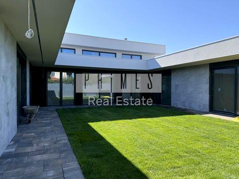 будинок за адресою Соборна вул. ()