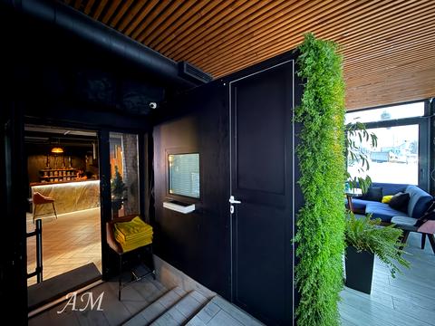 комерційна за адресою Велика Васильківська вул. (Червоноармійська), 111/113