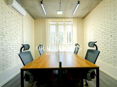 комерційна за адресою Джона Маккейна вул. (Івана Кудрі), 26