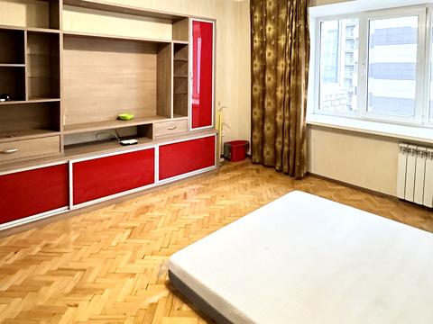 квартира за адресою Патріарха Мстислава Скрипника вул., 40-А