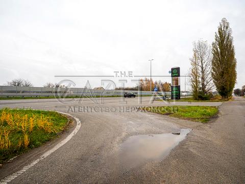 комерційна за адресою Житомирська вул., 2