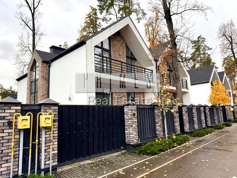 дом по адресу Евгения Коновальца ул.