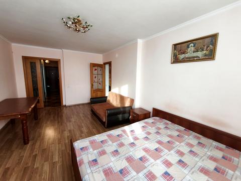 квартира за адресою Білогірська вул., 18-А