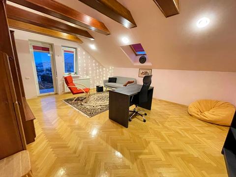 будинок за адресою с. Петриків, Стуса