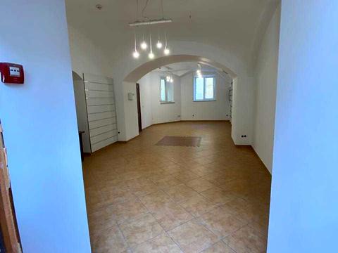 коммерческая по адресу Винниченко ул. (Советская), 4