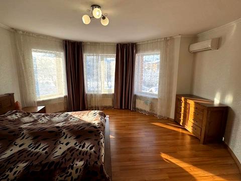 будинок за адресою Новаторів вул.