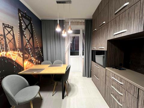 квартира за адресою Боголюбова вул., 10