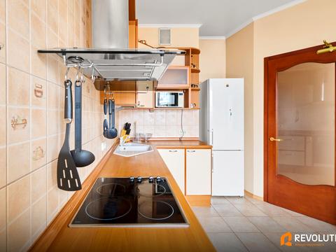 квартира за адресою Київ, Дмитрівська вул., 13-А