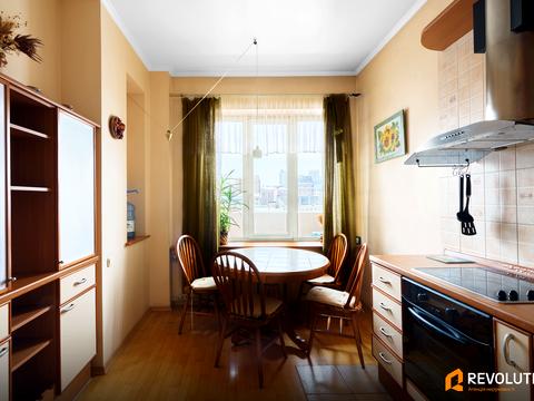 квартира за адресою Київ, Дмитрівська вул., 13-А