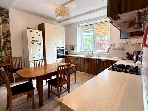 будинок за адресою Поперечна вул., 10