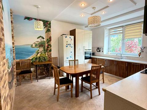 будинок за адресою Поперечна вул., 10