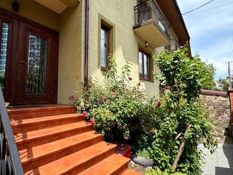 будинок за адресою Поперечна вул., 10