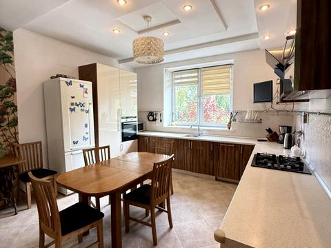 будинок за адресою Поперечна вул., 10