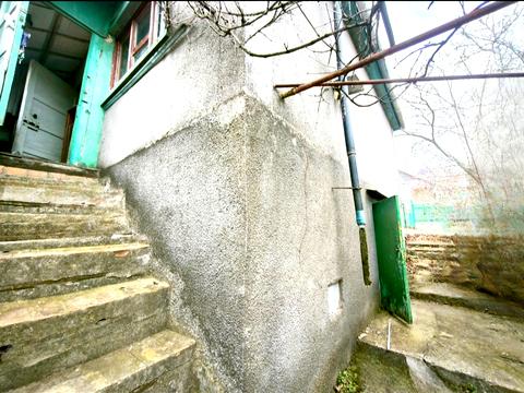 будинок за адресою с. Алтестове, Перша