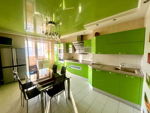 квартира за адресою Анни Ахматової вул., 35-А