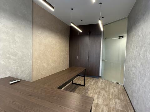 комерційна за адресою Жилянська вул., 68