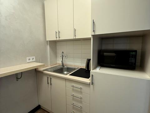 комерційна за адресою Жилянська вул., 68