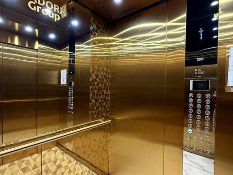 комерційна за адресою Жилянська вул., 68