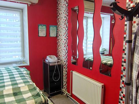 комерційна за адресою Металургів просп., 6