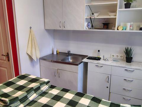 комерційна за адресою Металургів просп., 6