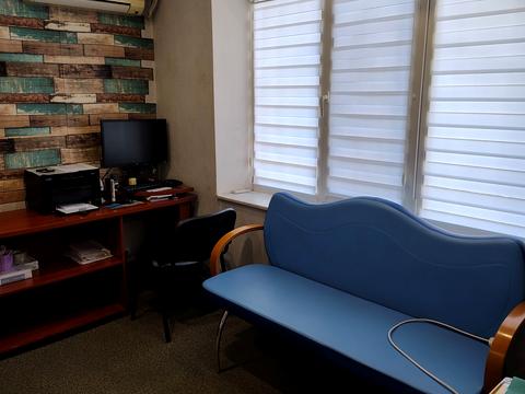 комерційна за адресою Металургів просп., 6