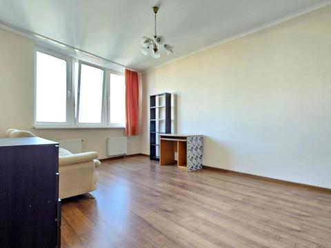 квартира по адресу Ревуцкого ул., 7-В