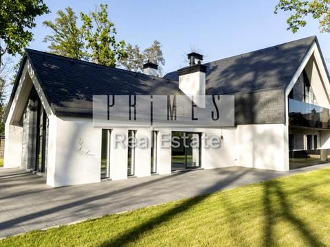 дом по адресу Евгения Коновальца ул.