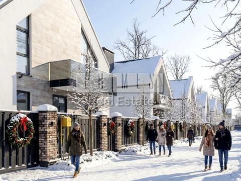 дом по адресу Евгения Коновальца ул.