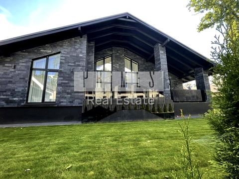 дом по адресу Евгения Коновальца ул.