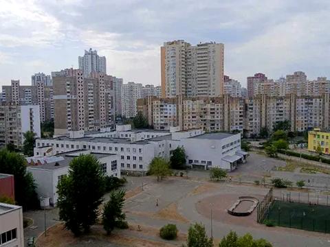 квартира за адресою Анни Ахматової вул., 13