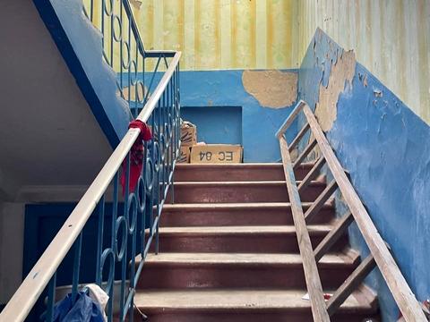 комерційна за адресою Миру, 4а