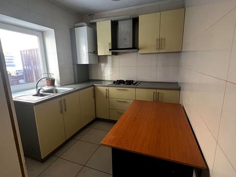 комерційна за адресою Вишнева, 1