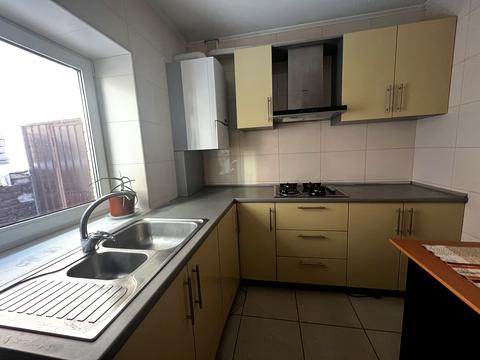 комерційна за адресою Вишнева, 1