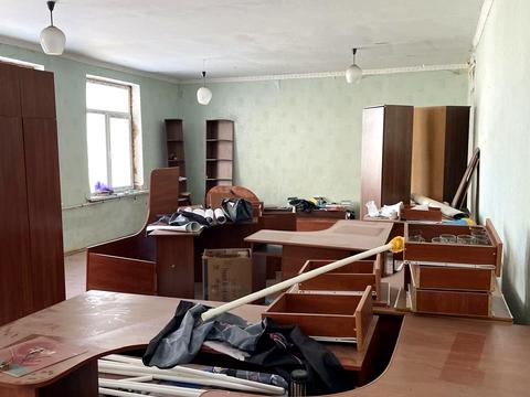 комерційна за адресою Миру, 7