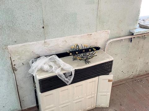 комерційна за адресою Миру, 7