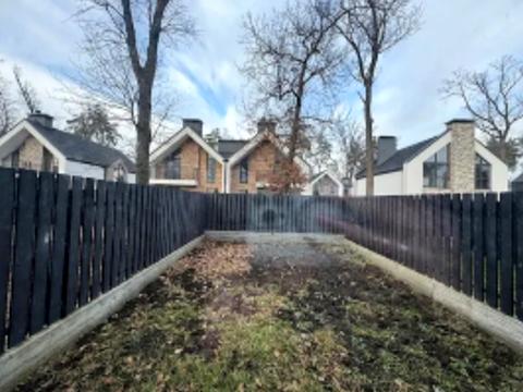 дом по адресу Евгения Коновальца ул.