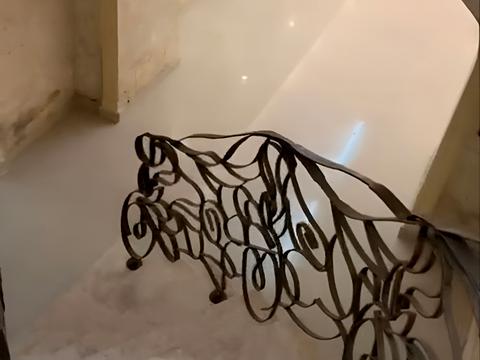 комерційна за адресою Європейська пл. (Катерининська), 8