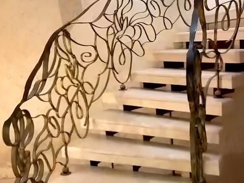 комерційна за адресою Європейська пл. (Катерининська), 8