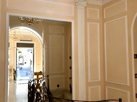 комерційна за адресою Європейська пл. (Катерининська), 8