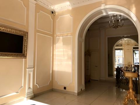 комерційна за адресою Європейська пл. (Катерининська), 8