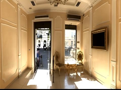 комерційна за адресою Європейська пл. (Катерининська), 8