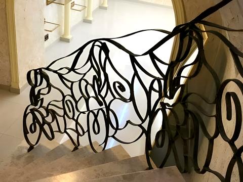 комерційна за адресою Європейська пл. (Катерининська), 8