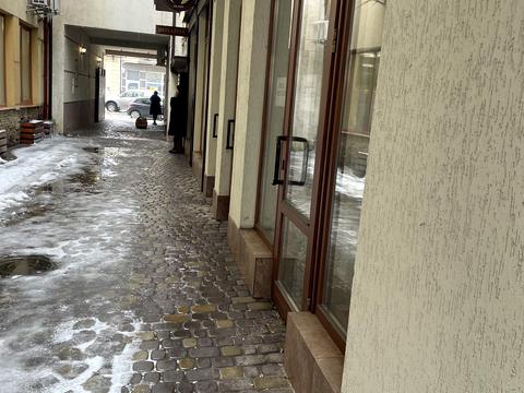 комерційна за адресою Швабська вул., 70