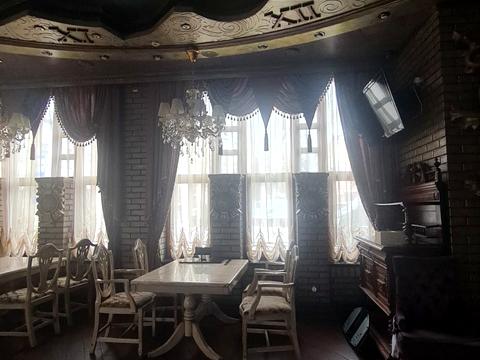 коммерческая по адресу Черновцы, Университетская ул., 21