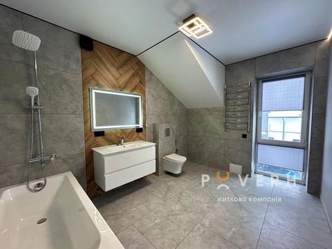 будинок за адресою Місячна вул.