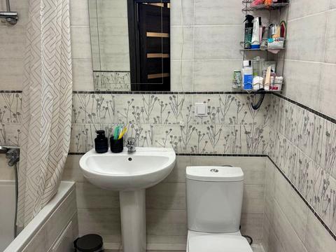 квартира за адресою Сім'ї Кульженків вул. (Петра Дегтяренка), 37