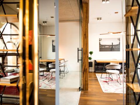 коммерческая по адресу Французский бульв., 2