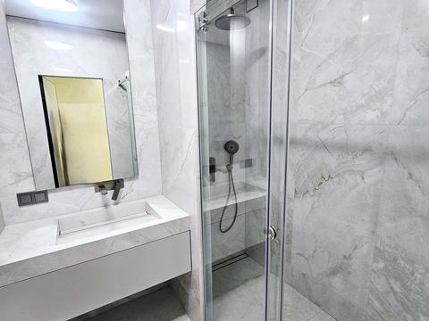 квартира за адресою Київ, Салютна вул., 2к24