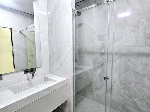 квартира за адресою Київ, Салютна вул., 2к24